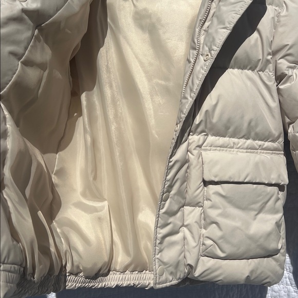 Uniqlo Kids Down Puffer Jacket - Picture 3 of 8